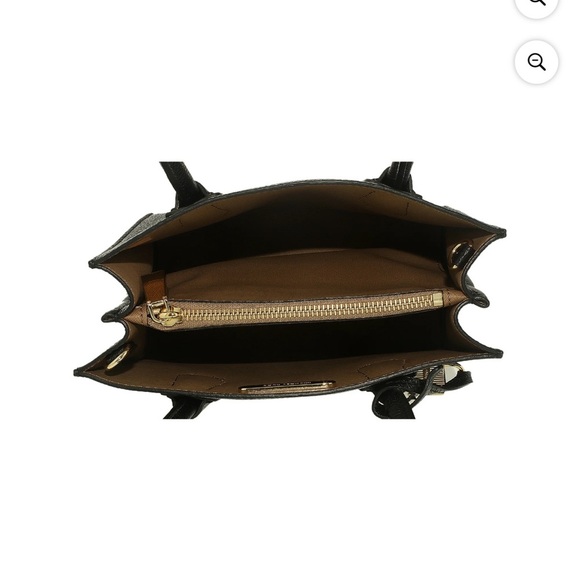 Michael Kors Mercer Medium Pebbled Leather Crossbody Bag- Black Gold Accents - Picture 3 of 12